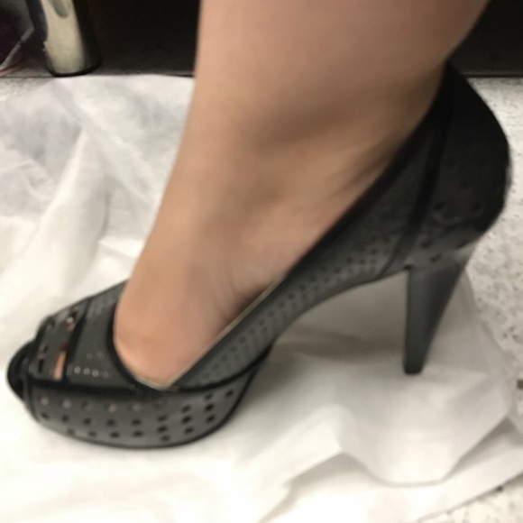 💞🌸Calvin Klein Grey Patent Heels Shoes - Picture 2 of 4
